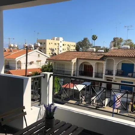 Must - Center לרנקה
