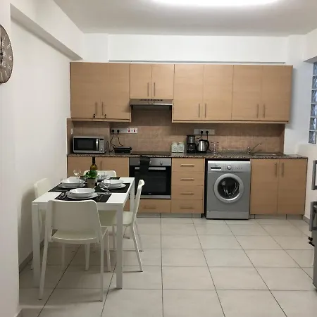Must - Center *